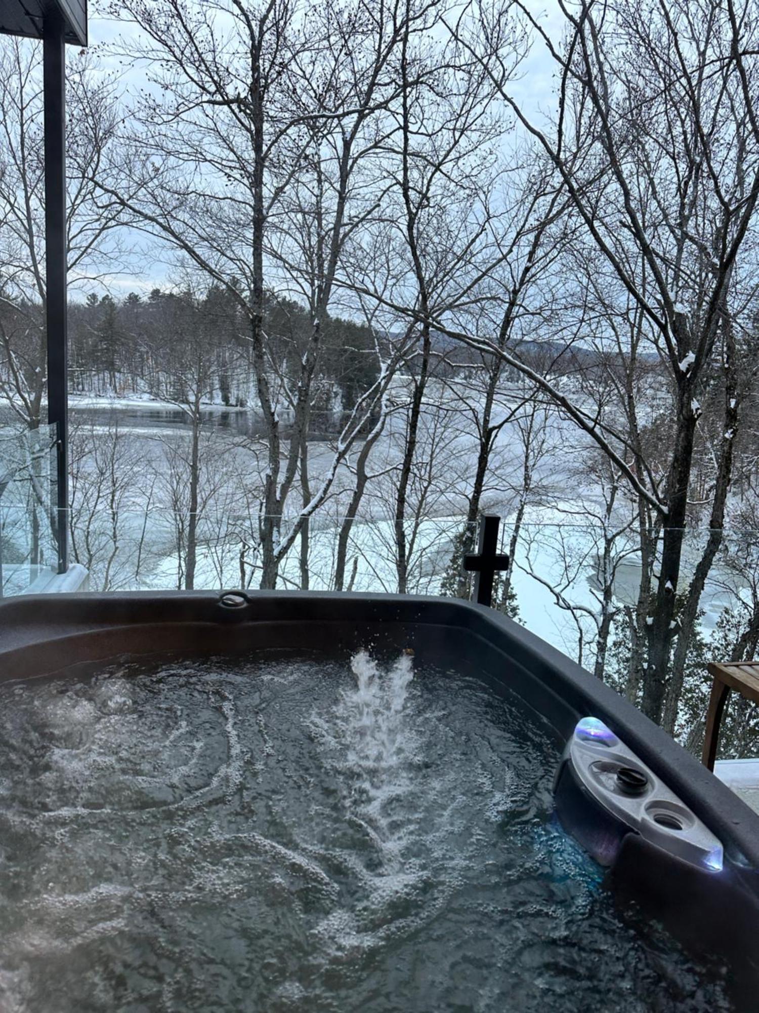 Le Riverain - Condo Neuf Au Bord De L'Eau Shawinigan Esterno foto